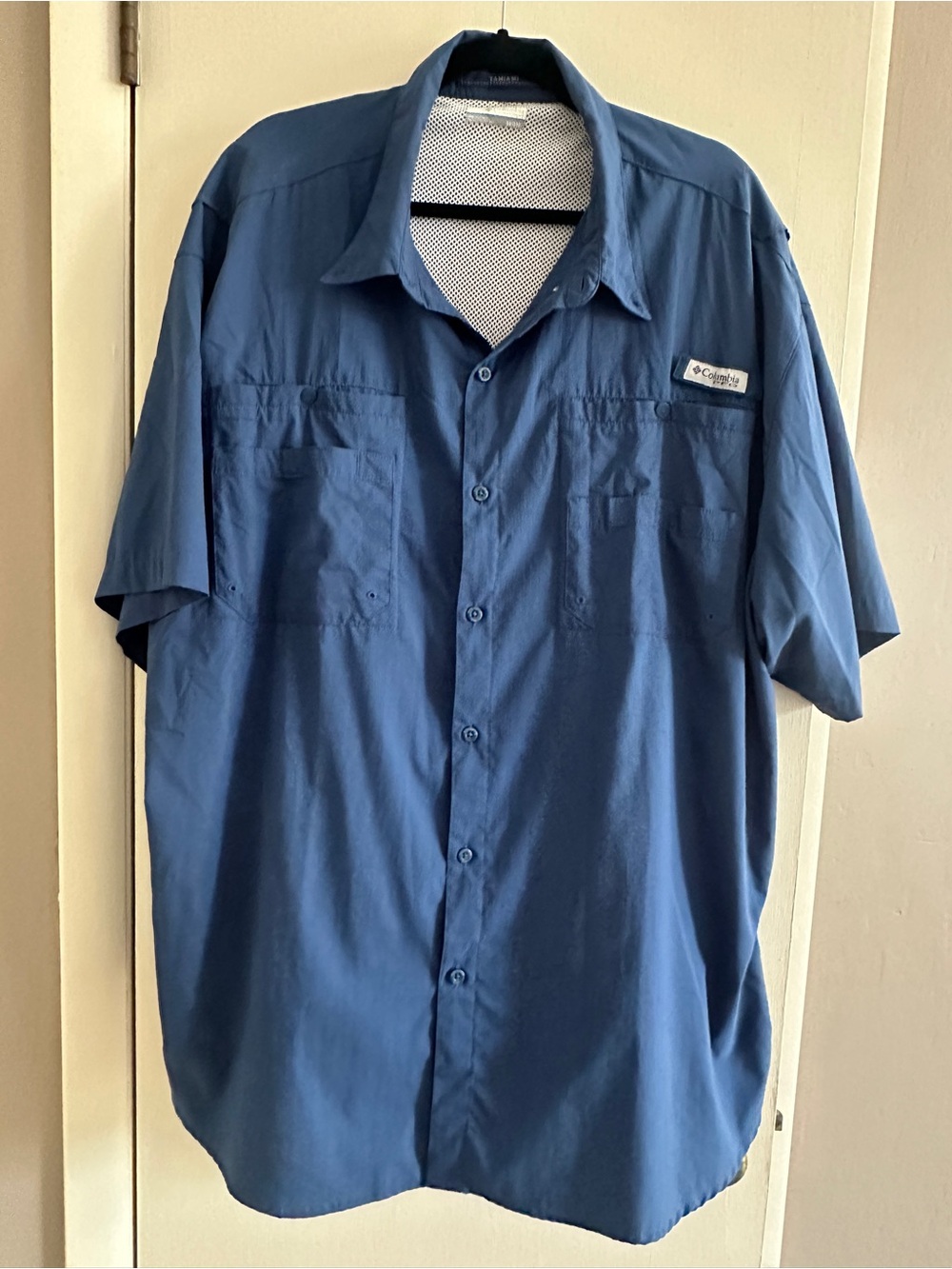 Columbia Men’s Blue Short-Sleeve Button-Up Shirt